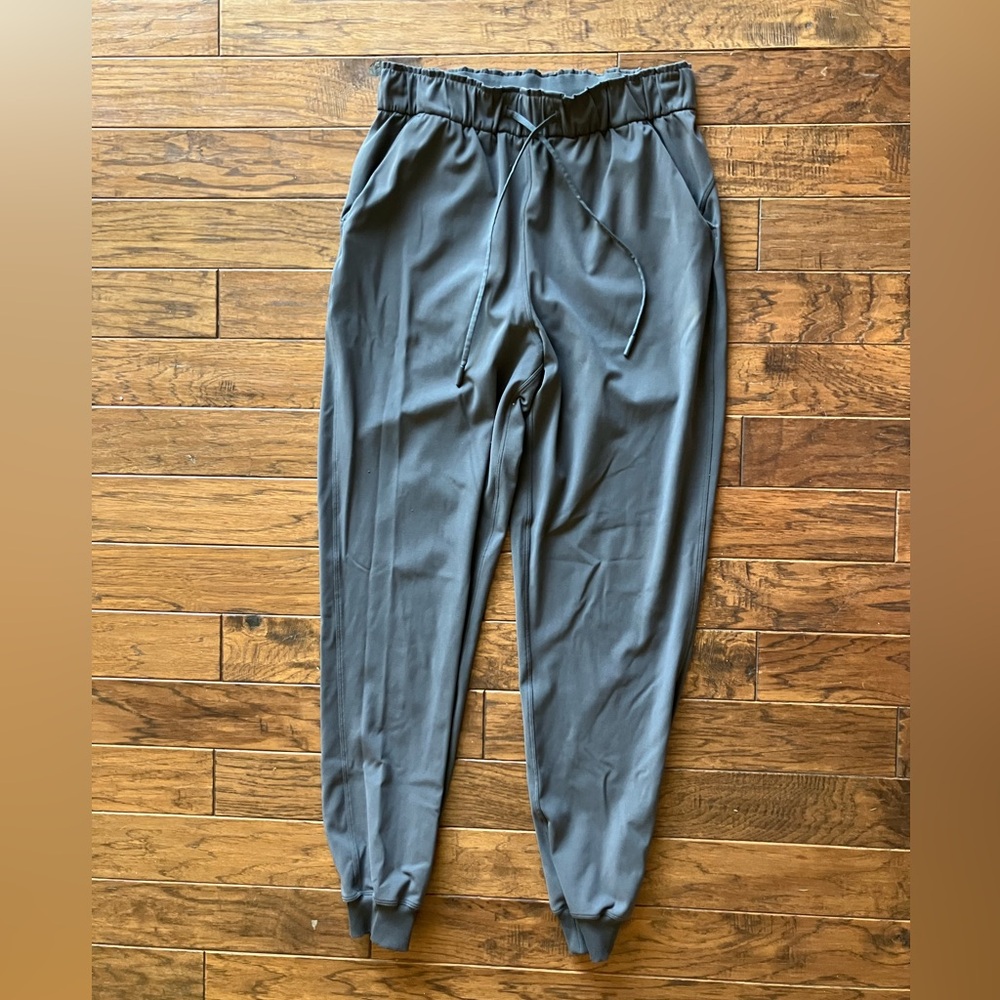 Lululemon Stretch Jogger Women's Olive Green Athletic Pants - Size 6